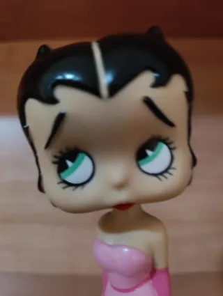 Statuina di Betty boop. È alta circa 19