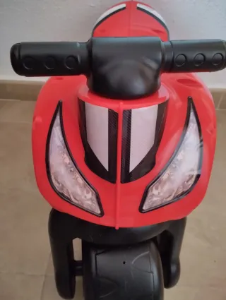 Correpasillos Moto Roja a estrenar!