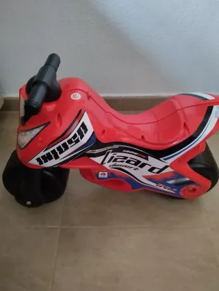 Correpasillos Moto Roja a estrenar!