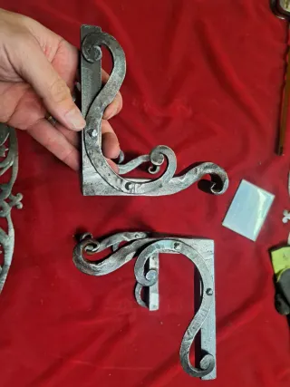 Repisa de forja artesanal morez