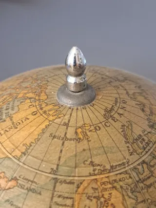 Globo terráqueo de "Dalmau Carles Pla" años 40/50