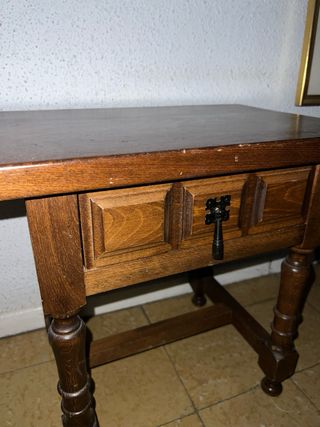 Mesita de noche de madera