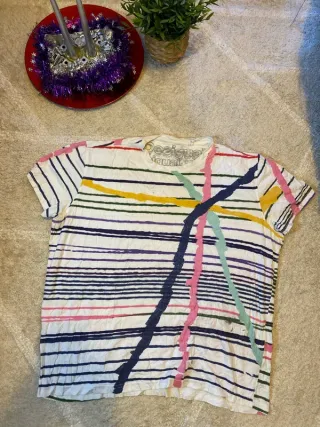 Camiseta Desigual blanca rayas multicolor