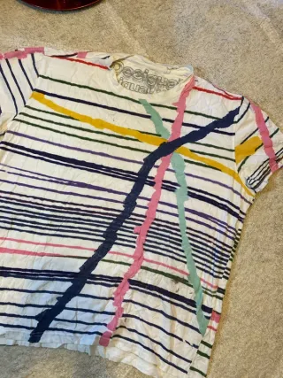 Camiseta Desigual blanca rayas multicolor
