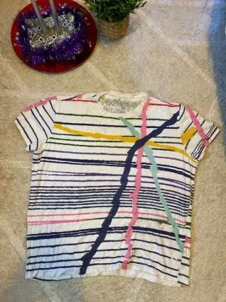 Camiseta Desigual blanca rayas multicolor