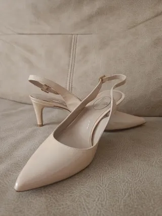 Tacones fiesta beige