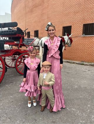 Traje Sevillanas Falda y Mantón