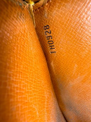 Louis Vuitton Cartera Cadena Marrón Dorada