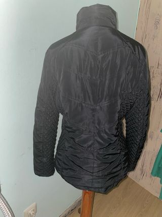 Cazadora impermeable negra L