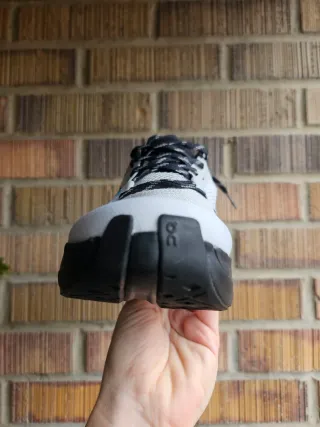 Zapatillas On Cloudflow 5. Talla 40 Gris/Azul