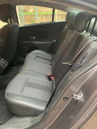 Renault Fluence 2010-gris