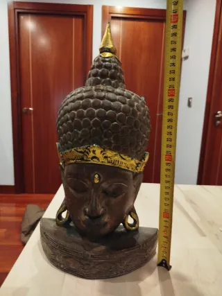 Buda de madera decorativo