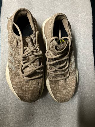 Zapatillas Adidas Beige y Marrón