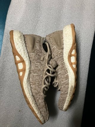 Zapatillas Adidas Beige y Marrón