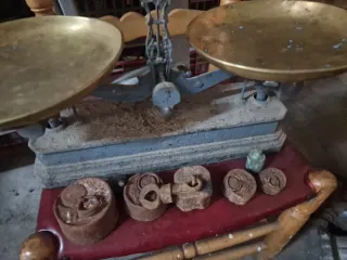 Lote de básculas antiguas