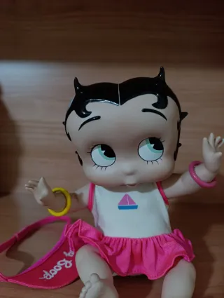 Statuina di Betty boop baby. È alta circa cm. 22,5