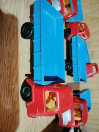 Lote camiones de juguete antiguos