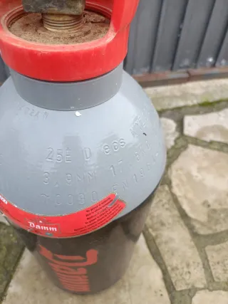 Botella Estrella Damm CO2 Vacía