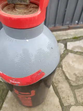 Botella Estrella Damm CO2 Vacía