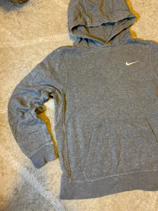 Sudadera Nike Gris Logo Blanco Talla S