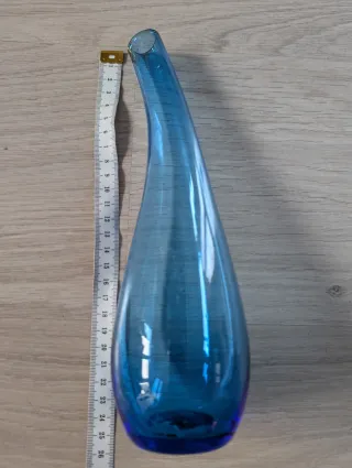 Jarrón de cristal azul