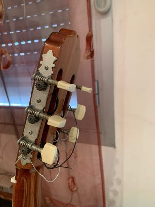 Guitarra española artesana hecha a mano