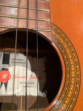 Guitarra española artesana hecha a mano