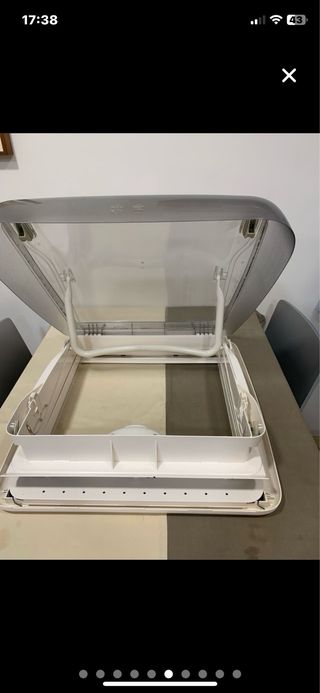 Claraboya mini Heki 40x40 de Dometic, como nueva