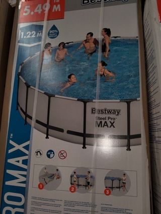 Piscina BESTWAY 549x122x549 cm