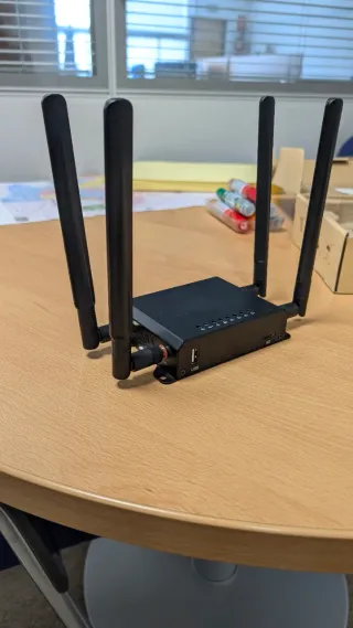 Router 4G LTE con Antenas y Adaptador