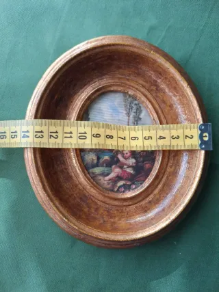 Quadro d'epoca ovale con cornice dorata