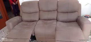 SOFA DE 3 PLAZAS RECLINABLE Y REPOSAPIÉS