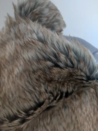 Gorro tipo peruano con pompón y orejeras