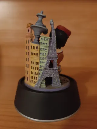 Statuina di Betty boop. È alta circa. cm 14,5