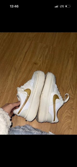 Nike Air Force 1 Doradas Blancas