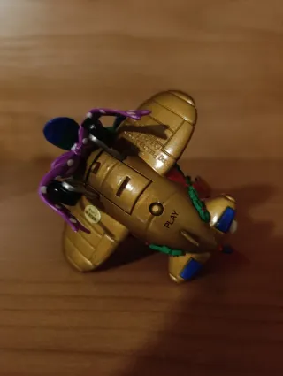 Decorazione natalizia di Betty boop sull'aereo.