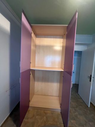 Armario juvenil morado y rosa