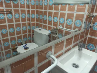 Hasta el domingo.Urge vender. Espejo de baño luz