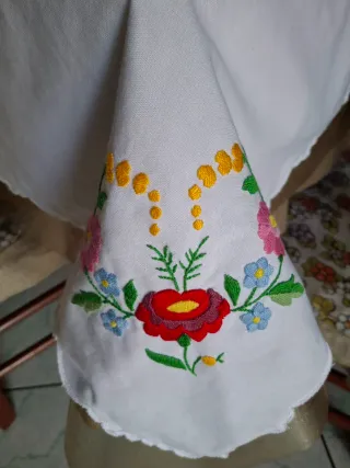 Artigianato Ungherese Ricamato