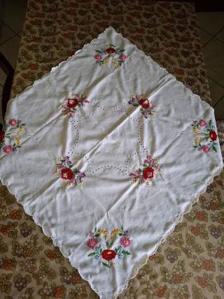 Artigianato Ungherese Ricamato