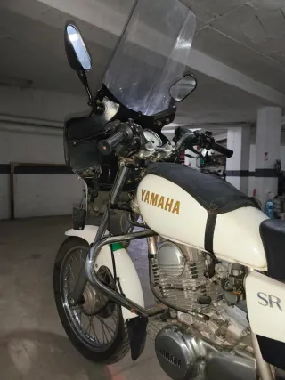 Yamaha SR 250 Carenada