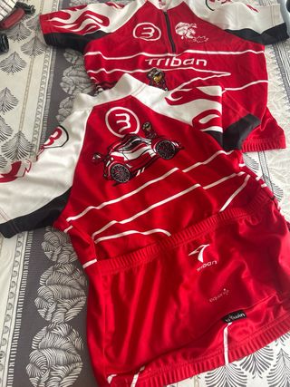 2 Maillot ciclista Triban niño 5 ,6 añitos las 2