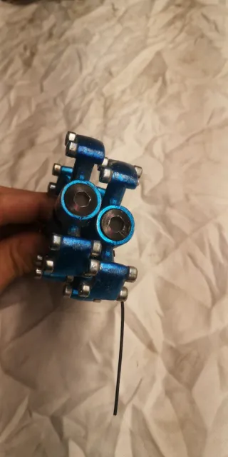 Pedales de bicicleta azules