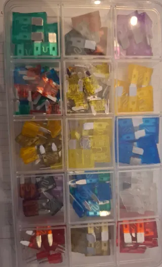 Caja 150 Fusibles Surtidos 32 Tipos