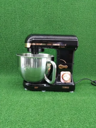 Amasadora Negra con Accesorios