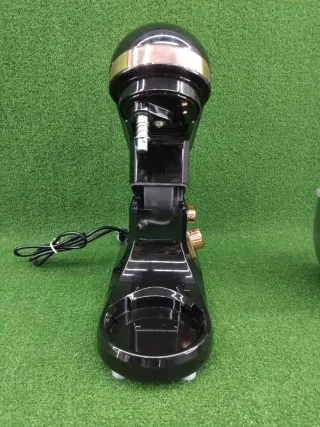 Amasadora Negra con Accesorios