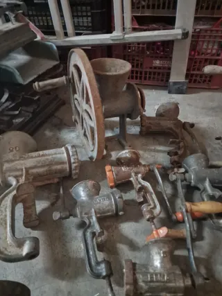 Lote de picadoras de carne antiguas