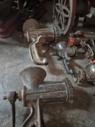 Lote de picadoras de carne antiguas