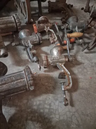 Lote de picadoras de carne antiguas