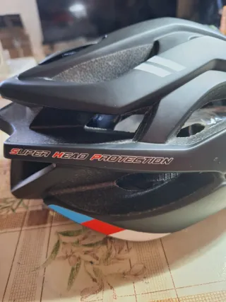 Casco de bicicleta negro